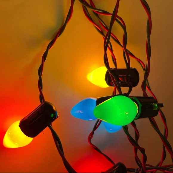 π Vintage Holiday Charm: 1966 Universal Lites Christmas Lights π - Picture 6 of 9